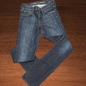 CITIZENS OF HUMANITY WOMENS STRAIGHT LEG JEANS. LOW RISE. SIZE 25